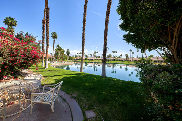 10317 Sunningdale Drive, Rancho Mirage CA: https://media.crmls.org/mediaz/ab011828-d533-46f5-b625-936d541c8344.jpg