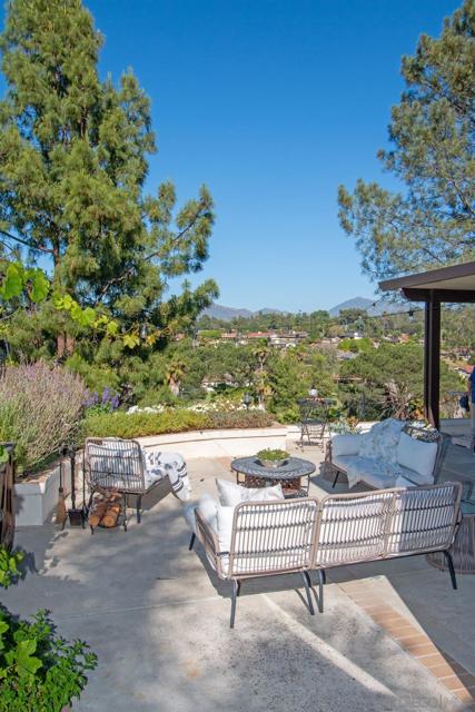 17735 Devereux Rd, San Diego CA: https://media.crmls.org/mediaz/ab016625-654e-49be-b109-638f160583f9.jpg