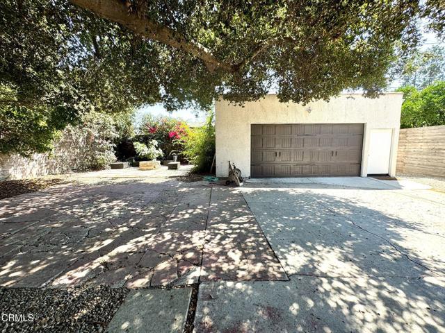 2106 Yosemite Drive, Los Angeles CA: https://media.crmls.org/mediaz/ab01ac36-a011-443c-987e-1aee368db23f.jpg
