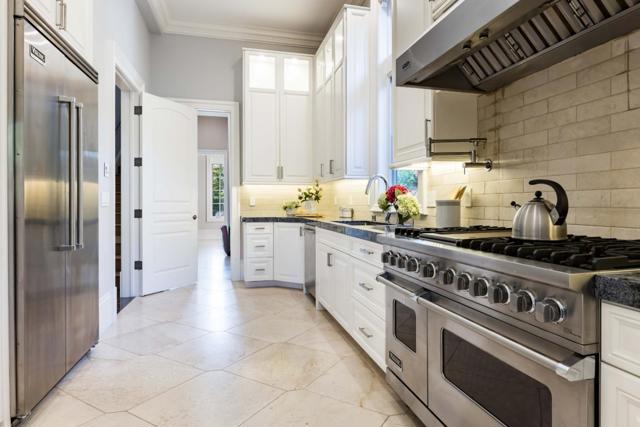 176 Encinal Avenue, Atherton CA: https://media.crmls.org/mediaz/ab01d36a-f59c-4179-897e-ff8f9ffc72c7.jpg