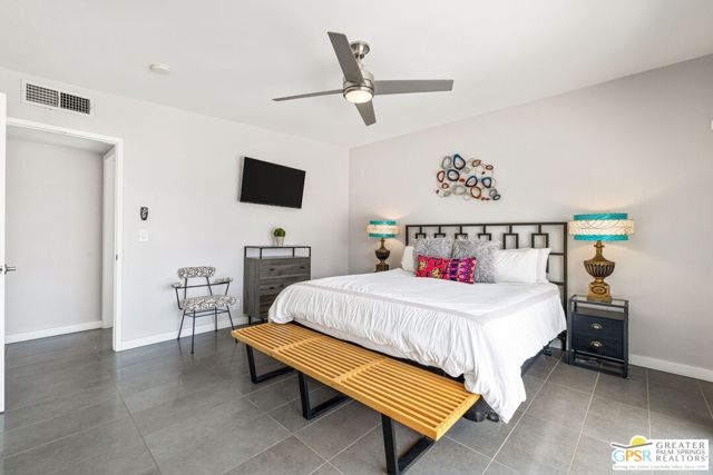 3351 E Paseo Barbara, Palm Springs CA: https://media.crmls.org/mediaz/ab020328-cb15-472d-8d90-52be9f0a06ef.jpg