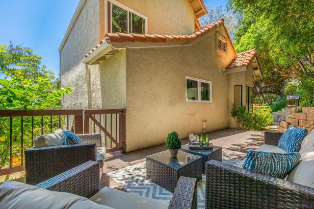 2820 Cedarwood Way, Carlsbad CA: https://media.crmls.org/mediaz/ab027f99-1efb-41ba-aada-f3c1e51fa677.jpg