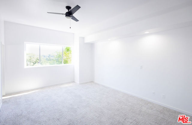21329 Mulholland Drive, Woodland Hills CA: https://media.crmls.org/mediaz/ab034746-d577-42ef-bd32-e80955edd395.jpg