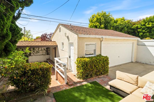 2205 ELM Avenue, Manhattan Beach, California 90266, 2 Bedrooms Bedrooms, ,2 BathroomsBathrooms,Residential,Sold,ELM,22148905