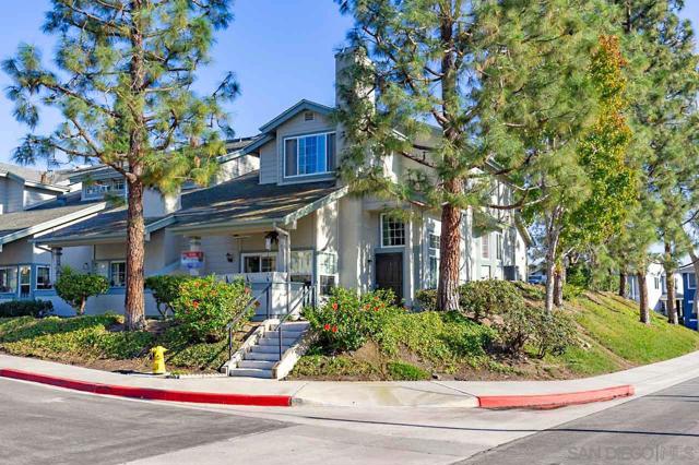 2953 Old Bridgeport Way, San Diego CA: https://media.crmls.org/mediaz/ab0587ce-d3bc-4b07-81f0-707ab782fcc6.jpg