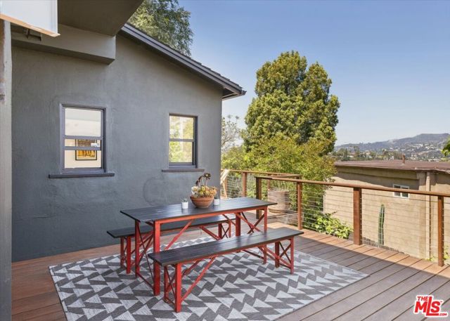2467 Silver Ridge Avenue, Los Angeles CA: https://media.crmls.org/mediaz/ab0593bc-e04c-4556-877f-42bbe0842bda.jpg
