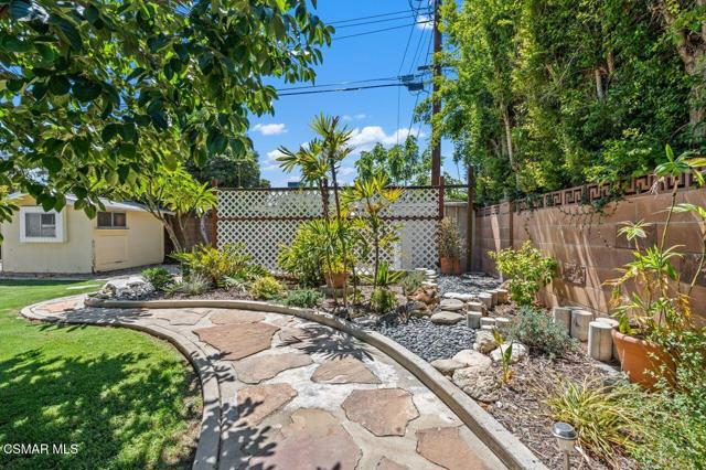 7427 Sausalito Avenue, West Hills CA: https://media.crmls.org/mediaz/ab067ffd-3ea0-4387-9fb9-43720045d943.jpg
