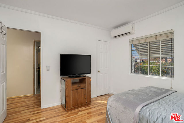 8740 La Salle Avenue, Los Angeles CA: https://media.crmls.org/mediaz/ab07799c-a163-4e70-b61c-4766f222a8d3.jpg