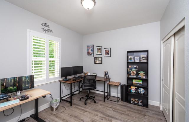 3417 River Shoal Avenue, Sacramento CA: https://media.crmls.org/mediaz/ab084fdf-3d96-4708-89c6-23d32cfbdd1e.jpg