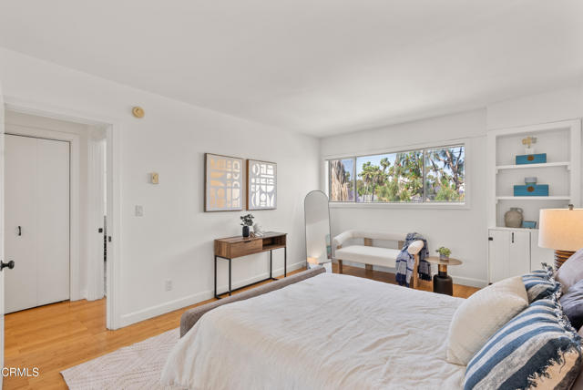 7560 Hollywood Boulevard, Los Angeles CA: https://media.crmls.org/mediaz/ab085cba-0ebb-454c-bfe4-7c9e45f3c682.jpg