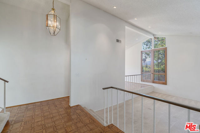1943 Stonesgate Street, Westlake Village CA: https://media.crmls.org/mediaz/ab08ee32-f516-41f4-8f54-c35b5b85eb1e.jpg