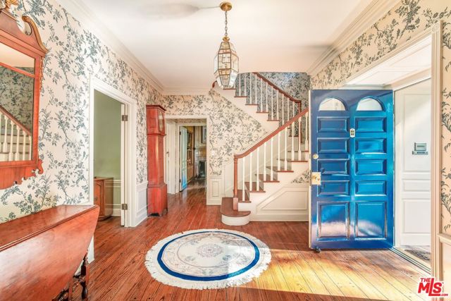 3734 Longridge Avenue, Sherman Oaks CA: https://media.crmls.org/mediaz/ab090a71-8d50-42d4-bd1a-0a97abfadd97.jpg