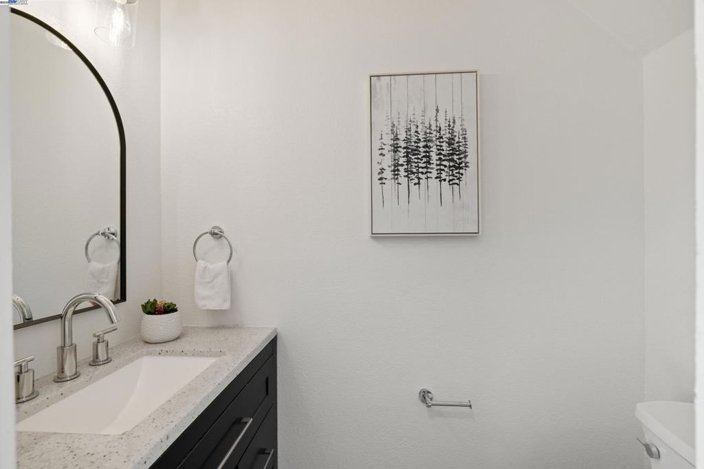 https://media.crmls.org/mediaz/ab093cd2-880c-408b-b5b5-ced0a53bfc69.jpg?preset=X-Large