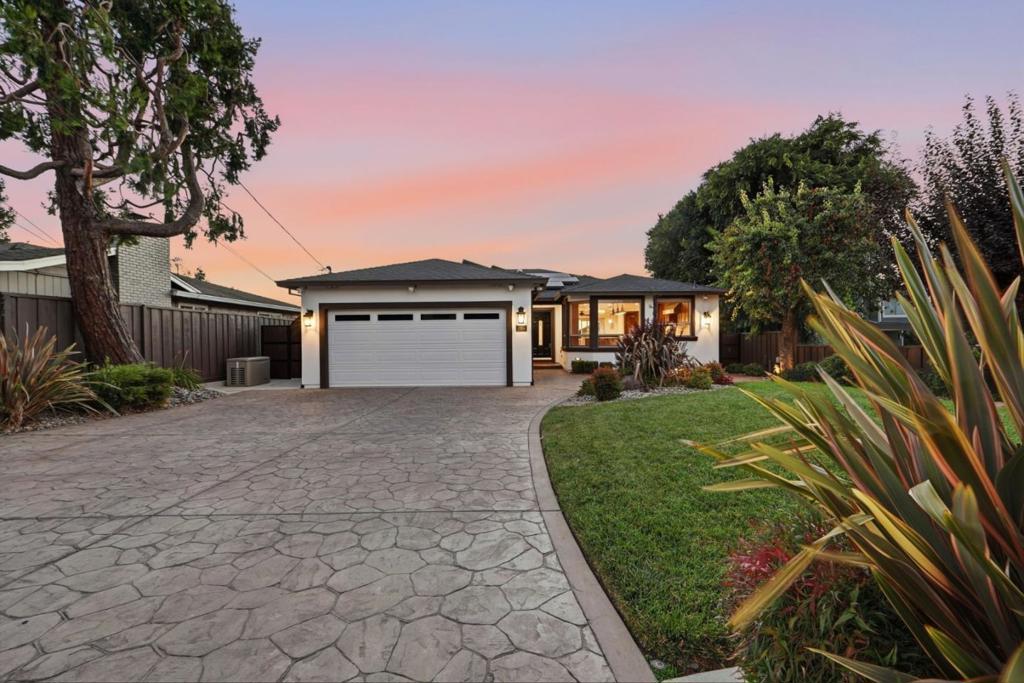 1008 El Toro Drive