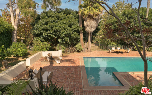7046 Grasswood Avenue, Malibu CA: https://media.crmls.org/mediaz/ab0a05cd-27ac-49c6-9aea-891b3b143208.jpg