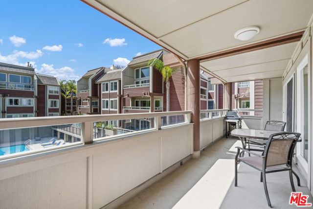 4200 Via Dolce, Marina del Rey CA: https://media.crmls.org/mediaz/ab0afce7-4f76-4c7d-b5cf-95bb3b289d1b.jpg