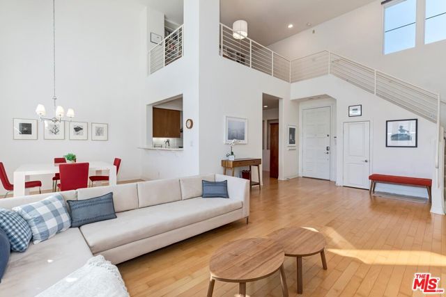 7100 Playa Vista Drive, Playa Vista CA: https://media.crmls.org/mediaz/ab0b727c-9447-4a24-8e14-5356182de9d1.jpg