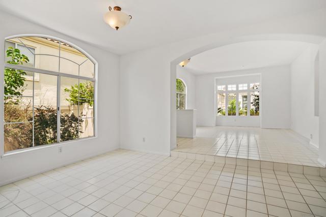 2133 View Crest Glen, Escondido CA: https://media.crmls.org/mediaz/ab0bc921-74a1-493f-8e3a-23974ce50203.jpg