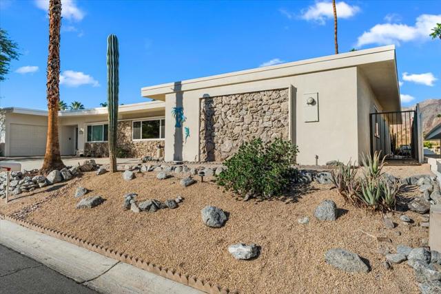 46205 Burroweed Lane, Palm Desert CA: https://media.crmls.org/mediaz/ab0bd5f9-c0d8-4e1e-900a-756d3b6ab0ad.jpg