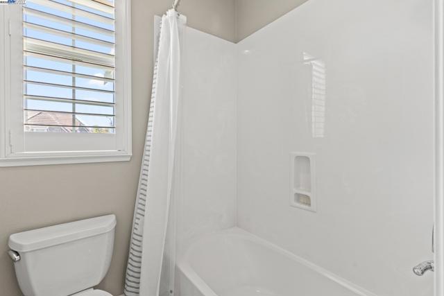 1736 Cottswald St, Danville CA: https://media.crmls.org/mediaz/ab0cc466-c788-4b7d-bc1b-a419121fafa2.jpg