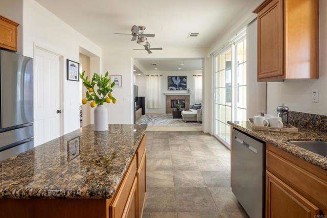 1185 Parkview Drive, Oceanside CA: https://media.crmls.org/mediaz/ab0d033d-cee3-475e-af9d-b3c80476d610.jpg