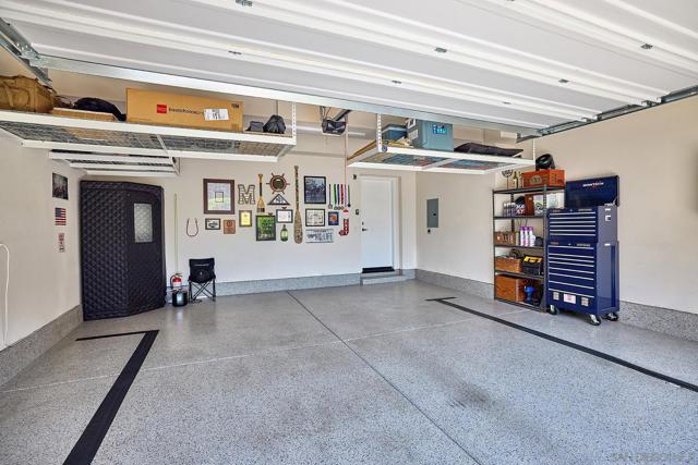 13070 Olympus Cir, Poway CA: https://media.crmls.org/mediaz/ab0d3d55-42cb-46d1-91c8-4876684eef82.jpg
