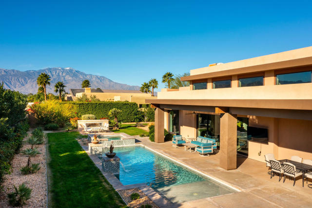 15 Via Montagna, Rancho Mirage CA: https://media.crmls.org/mediaz/ab0dc4bf-cf8c-40db-8162-cec8b19b3f9b.jpg