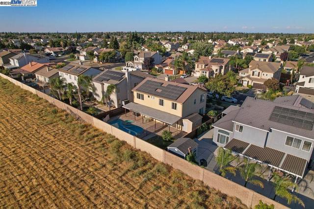 907 MAGGIORE LANE, Manteca CA: https://media.crmls.org/mediaz/ab0e3693-93ed-4f79-b7e3-ddc25bd8b242.jpg