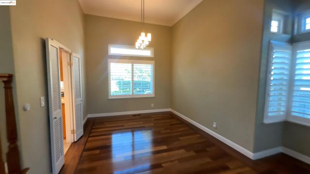 2270 Tamarisk Ct, Discovery Bay CA: https://media.crmls.org/mediaz/ab0e3720-2a16-4184-b5e2-1bba6e572756.jpg