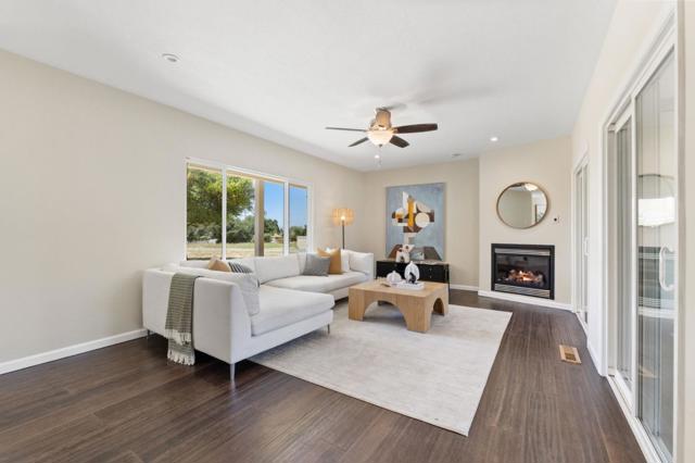 10980 New Avenue, Gilroy CA: https://media.crmls.org/mediaz/ab0e48f6-62c2-4e93-97cf-08ea29816160.jpg