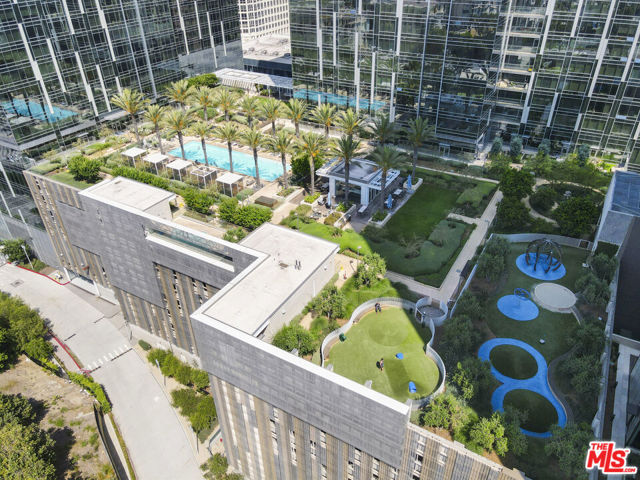 877 Francisco Street, Los Angeles CA: https://media.crmls.org/mediaz/ab0e7d4e-01f6-4474-8c06-3bf92fc516d8.jpg