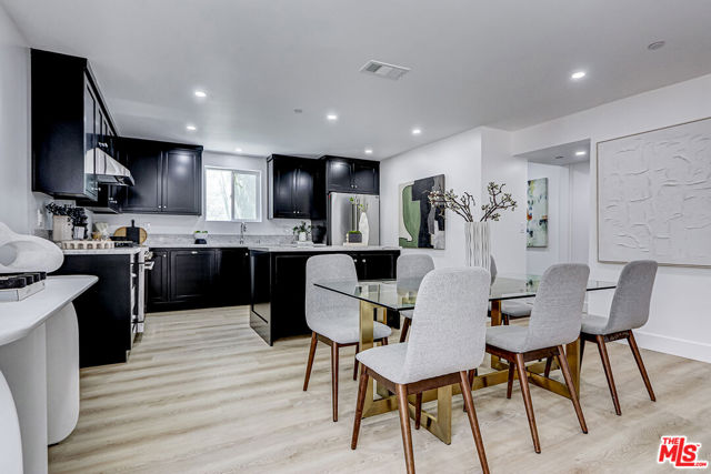 1291 Sycamore, Los Angeles CA: https://media.crmls.org/mediaz/ab0e9e15-db2f-4893-b216-033697fb563a.jpg
