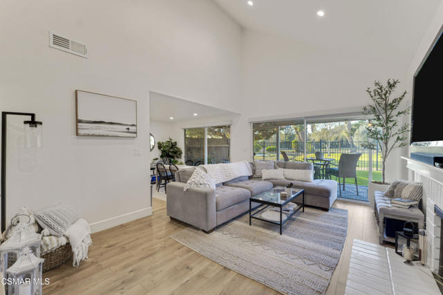 5757 Lake Lindero Drive, Agoura Hills CA: https://media.crmls.org/mediaz/ab0f1c3f-cc92-4966-9441-8e7645275ad4.jpg