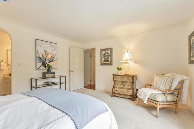 736 Tunbridge Rd, Danville CA: https://media.crmls.org/mediaz/ab0f8861-e241-4425-8a8a-d7640e291924.jpg