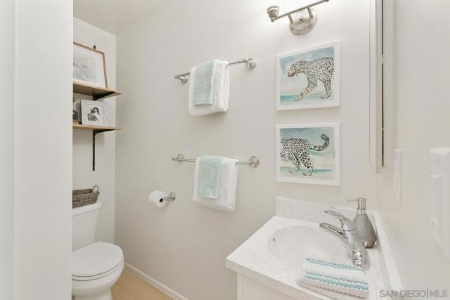 4186 Camino Islay, San Diego CA: https://media.crmls.org/mediaz/ab103077-fe08-4252-8d0e-bbce5e4b04e9.jpg