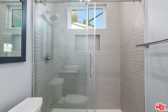 21037 Costanso St, Woodland Hills CA: https://media.crmls.org/mediaz/ab112c40-ca50-4daa-9a6d-dd872dd0e67d.jpg