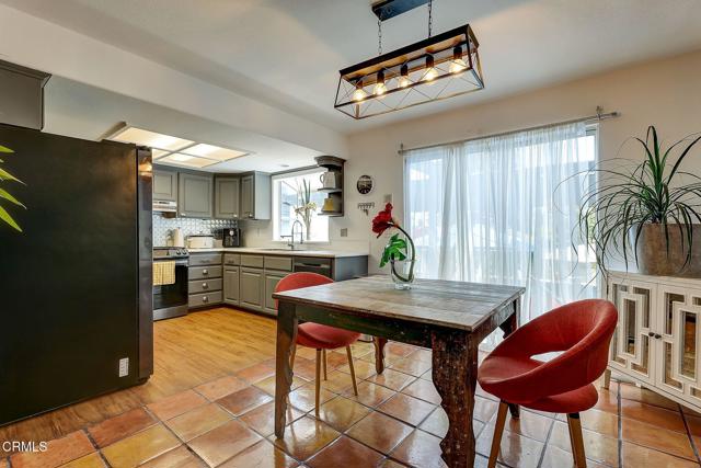 1998 Barnett Way, Los Angeles CA: https://media.crmls.org/mediaz/ab11350a-1859-4cf4-898f-e3104082d05d.jpg