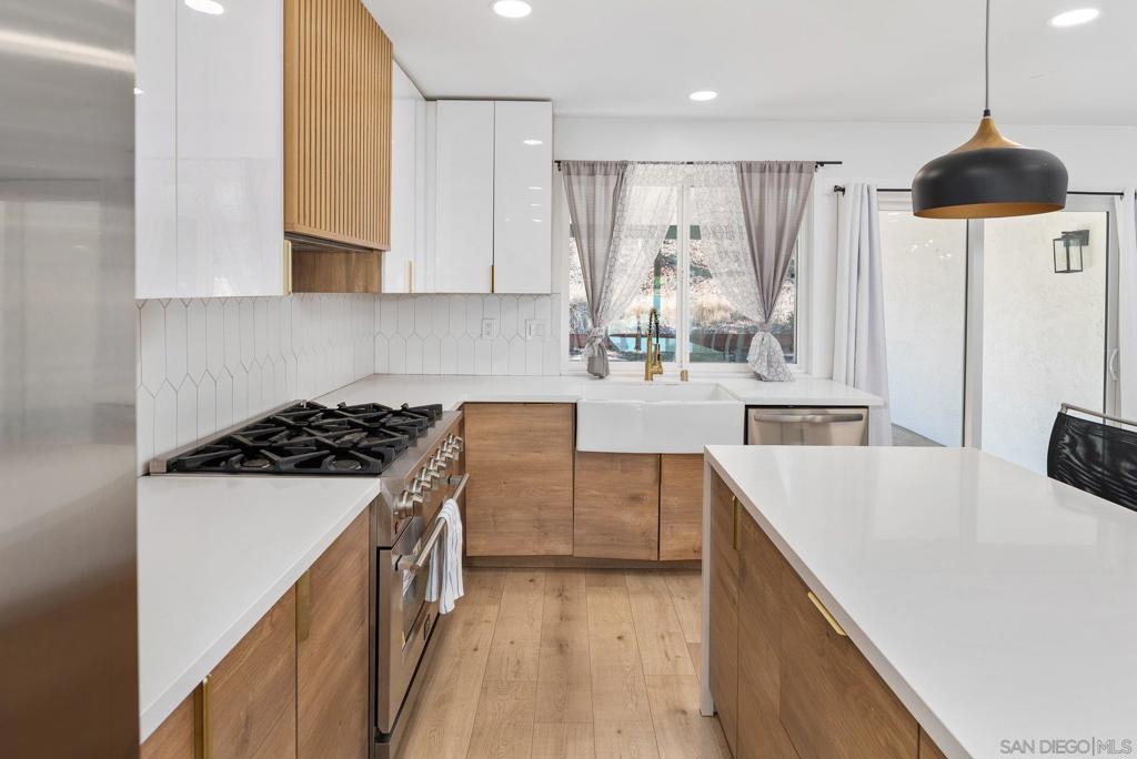 MLS #250043147SD image #15