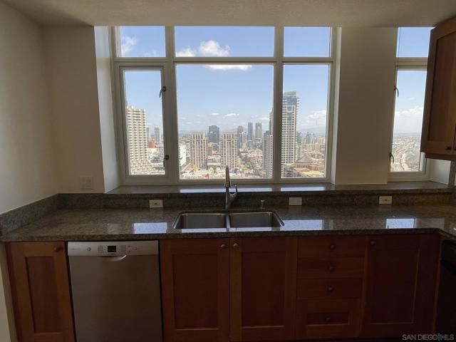700 W Harbor, San Diego CA: https://media.crmls.org/mediaz/ab1500a5-5569-49ea-af00-58f129d44989.jpg