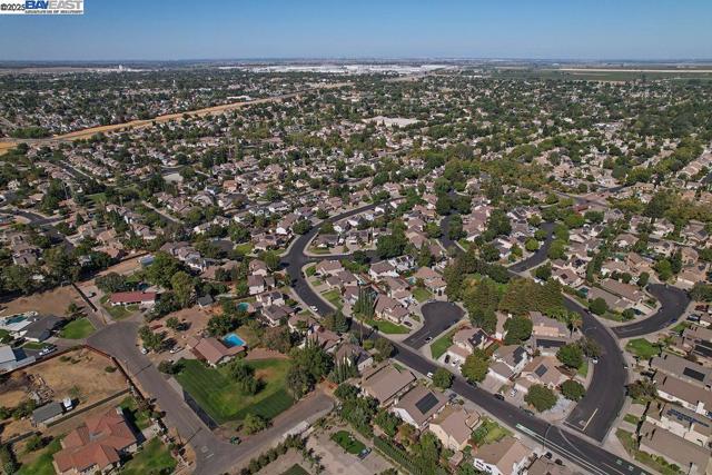 1429 BLUESAGE COURT, Tracy CA: https://media.crmls.org/mediaz/ab150e23-7b5c-40c5-a30a-b6f0feb236dc.jpg