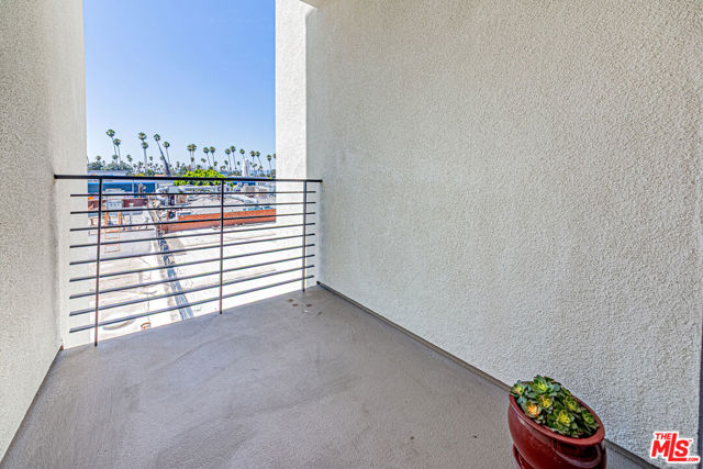 3061 W 12th Place, Los Angeles CA: https://media.crmls.org/mediaz/ab1553c3-d73a-439c-b0c6-9cf422701a5a.jpg