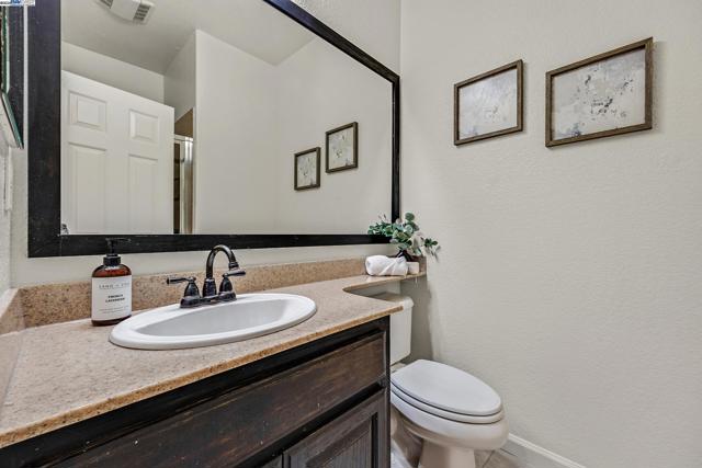 703 Seminole Ct, Discovery Bay CA: https://media.crmls.org/mediaz/ab15ac15-f059-408b-866b-87351a3dcfde.jpg