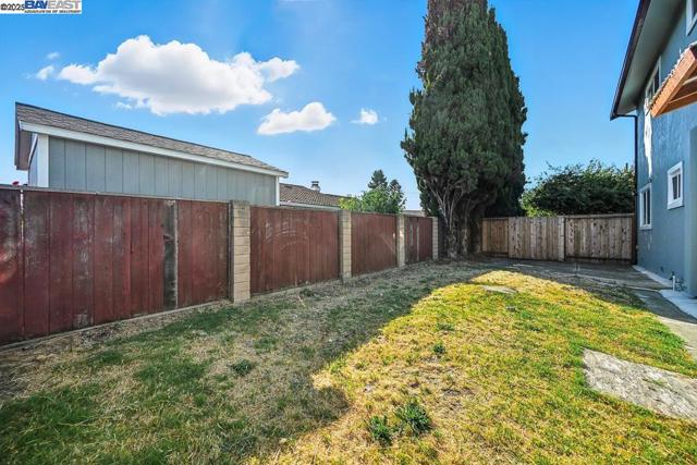 3419 Del Valle Cir, San Leandro CA: https://media.crmls.org/mediaz/ab15d187-b706-40a5-b5c0-f9761f01ffc9.jpg
