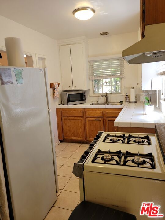 3955 Bentley Avenue, Culver City, California 90232, 2 Bedrooms Bedrooms, ,1 BathroomBathrooms,Single Family Residence,For Sale,Bentley,24429659