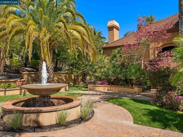 4640 Kingswood Dr, Danville CA: https://media.crmls.org/mediaz/ab16b424-29bb-4246-8d3d-d83f5e15b179.jpg