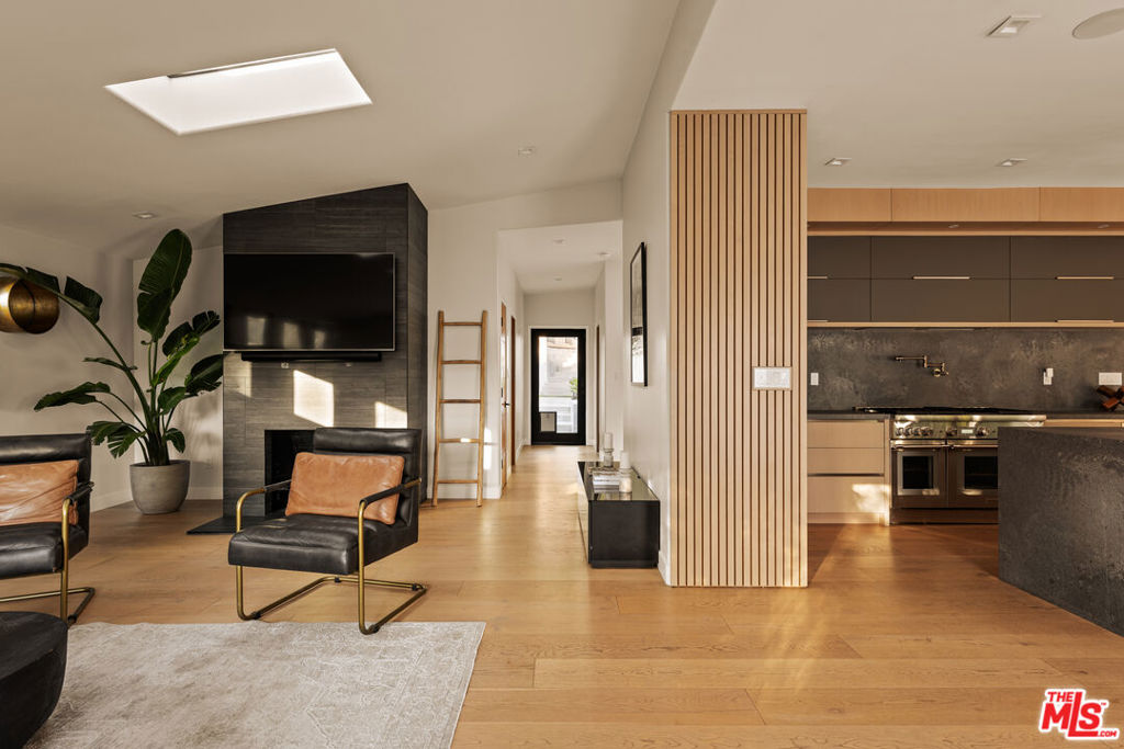 3936 Farley CourtStudio City img 14