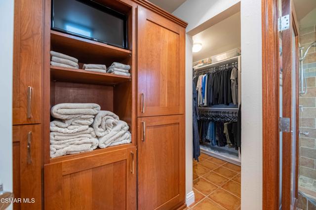 5426 Cedarhaven Drive, Agoura Hills CA: https://media.crmls.org/mediaz/ab1756f9-e0ef-4e4e-9441-409c7aa68e68.jpg