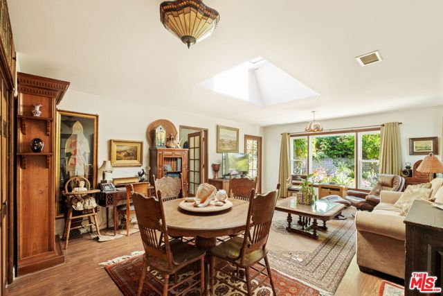 5940 Varna Avenue, Valley Glen CA: https://media.crmls.org/mediaz/ab17bbca-cfcd-4aa7-9531-1f1cf8ebcdce.jpg
