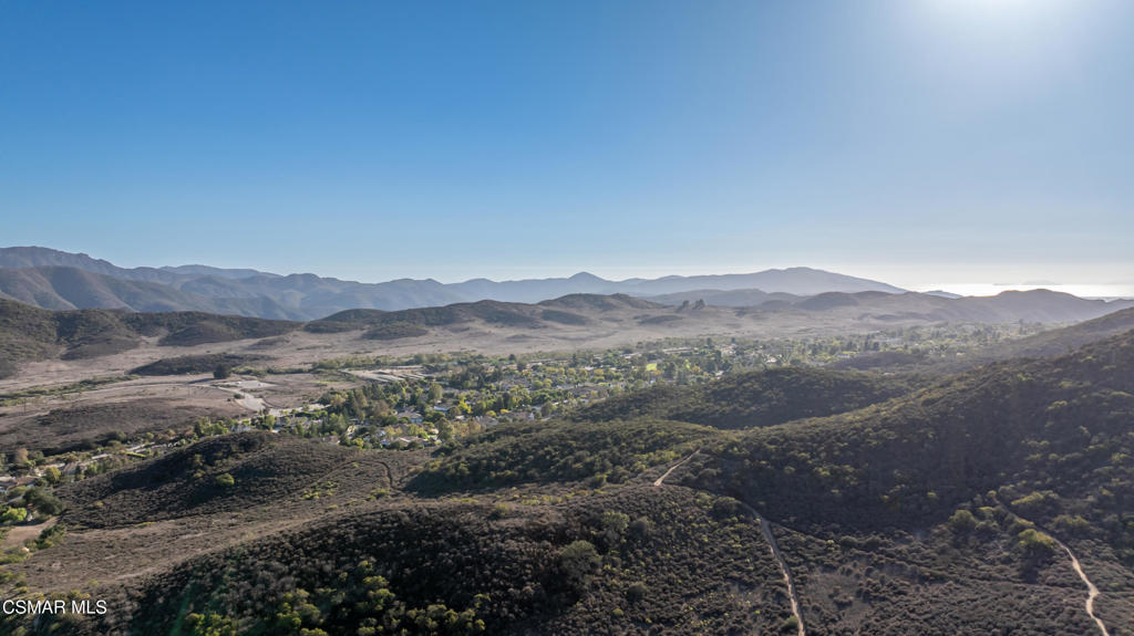 https://media.crmls.org/mediaz/ab184ecf-b84b-4a00-9f9c-9b60b86ad5f6.jpg?preset=X-Large
