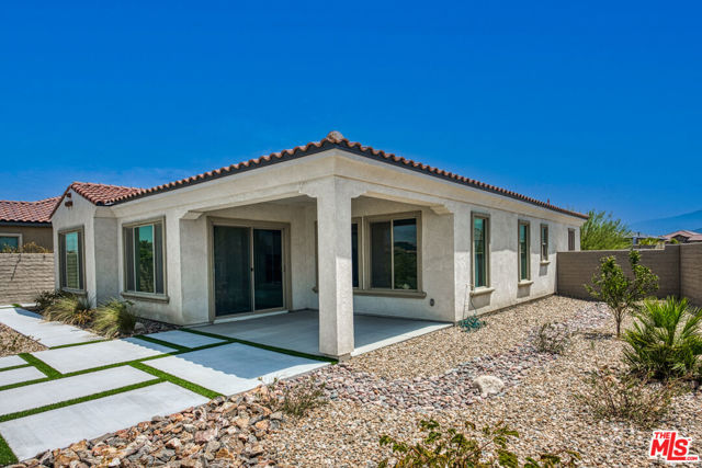 10 Semillion, Rancho Mirage CA: https://media.crmls.org/mediaz/ab18cb51-48a2-4da4-8923-101591aba7b0.jpg